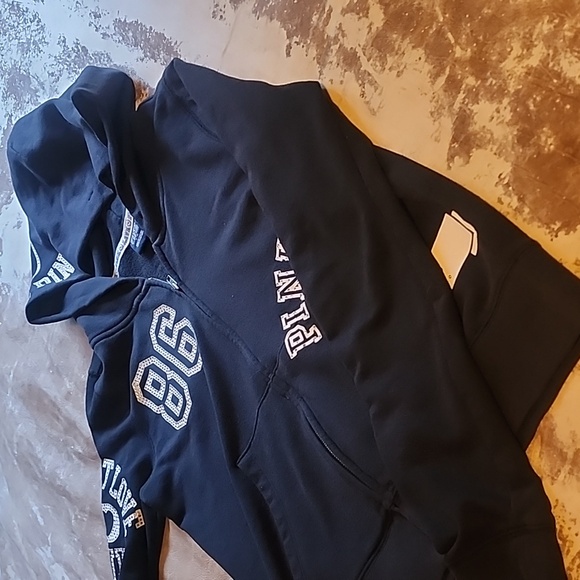 Rare HTF hooded zip-up sweatshirt with lots of bling! Size: L - Picture 11 of 11